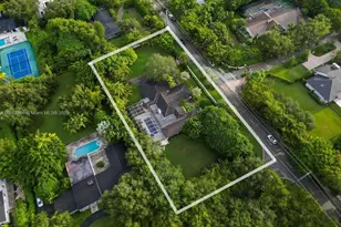 10524 SW 60th Ave, Pinecrest, FL 33156 - Photo 1