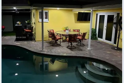 9291 NW 23rd St #1, Pembroke Pines, FL 33024 - Photo 1