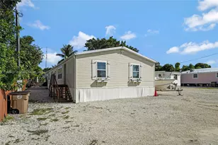 945 Plantation Rd, Key Largo, FL 33037 - Photo 1