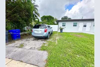 614 N 56th Ave #1-2, Hollywood, FL 33021 - Photo 1