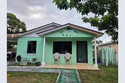 1025 Selkirk St, West Palm Beach, FL 33405 - Photo 1