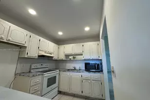 22 Valencia A, Delray Beach, FL 33446 - Photo 1