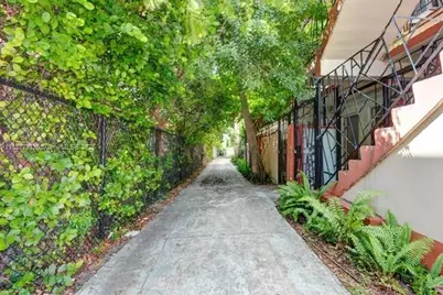 542 NW 8th St #3, Miami, FL 33136 - Photo 1