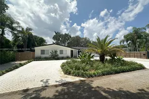 15812 SW 83rd Ct, Palmetto Bay, FL 33157 - Photo 1