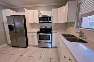 13715 Kendale Lakes Cir, Miami, FL 33183 - Photo 1