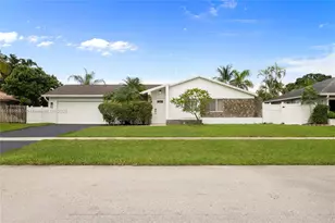 20847 Sugarloaf Ln, Boca Raton, FL 33428 - Photo 1