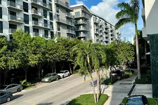 1060 NW 7th St, Miami, FL 33136 - Photo 1