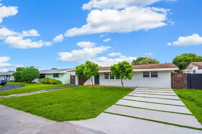 7831 NW 11th St, Pembroke Pines, FL 33024 - Photo 1