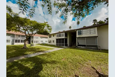 325 W Laurel Dr #2L, Margate, FL 33063 - Photo 1