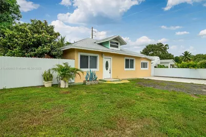 521 S Florida Mango Rd, West Palm Beach, FL 33406 - Photo 1