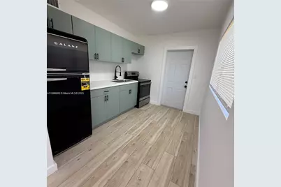 1827 N Dixie Hwy #2, Fort Lauderdale, FL 33305 - Photo 1