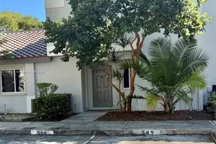 549 NW 208th Way, Pembroke Pines, FL 33029 - Photo 1