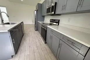 1018 Maddock St E, Lehigh Acres, FL 33974 - Photo 6