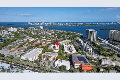 1655 NE 115th St #40-B, Miami, FL 33181 - Photo 1