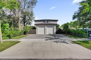 121 NE 118th St, Miami, FL 33161 - Photo 1