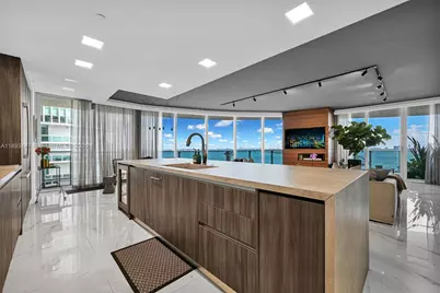 488 NE 18th St #815, Miami, FL 33132 - Photo 2