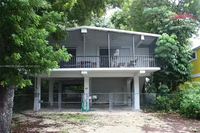 155 Iroquois St, Tavernier, FL 33070 - Photo 1