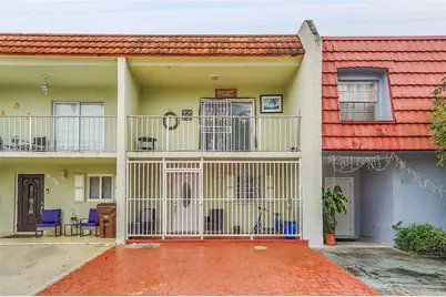 810 W 80th Pl, Hialeah, FL 33014 - Photo 1