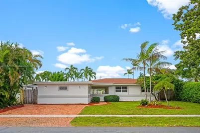230 SE 9th St, Pompano Beach, FL 33060 - Photo 1