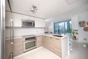 1300 Brickell Bay Dr, Miami, FL 33131 - Photo 1