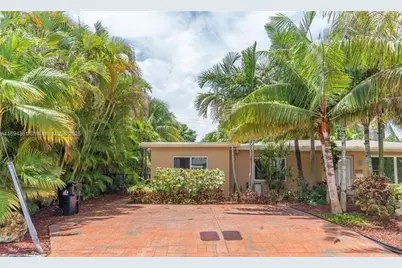 1215 NE 16th Ave #1, Fort Lauderdale, FL 33304 - Photo 1