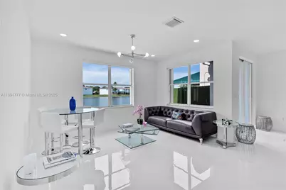 6644 NW 107th Pl, Doral, FL 33178 - Photo 1