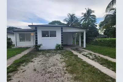 418 NW 8th Ave, Boynton Beach, FL 33435 - Photo 1