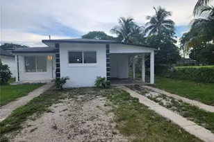 418 NW 8th Ave, Boynton Beach, FL 33435 - Photo 1