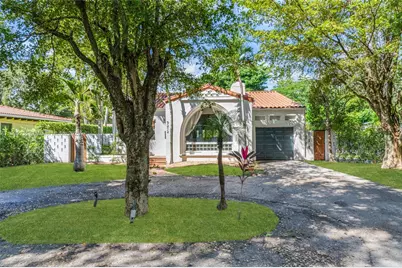 9212 NE 10th Ave, Miami Shores, FL 33138 - Photo 1