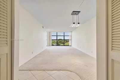 600 Parkview Dr #625, Hallandale Beach, FL 33009 - Photo 1