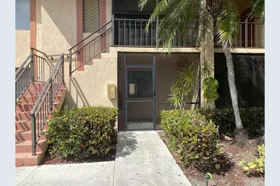 158 Lakeview Dr #102, Weston, FL 33326 - Photo 1