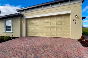 974 Bent Creek Dr, Fort Pierce, FL 34947 - Photo 1