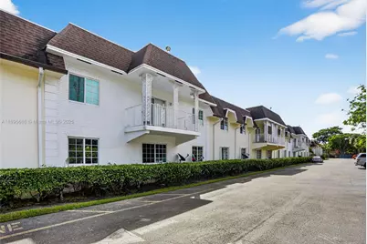 700 SE 2nd Ave #311, Deerfield Beach, FL 33441 - Photo 1