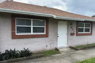 911 SW 76th Ave, North Lauderdale, FL 33068 - Photo 1