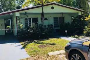 126 SE 9th St, Hallandale Beach, FL 33009 - Photo 1