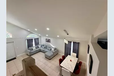 1115 NW 132nd Ave, Pembroke Pines, FL 33028 - Photo 4