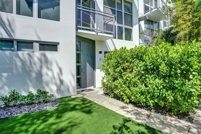 716 SE 12th St #13, Fort Lauderdale, FL 33316 - Photo 1