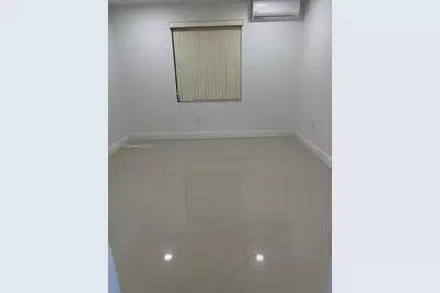 Xx E X #0, Hialeah, FL 33013 - Photo 1