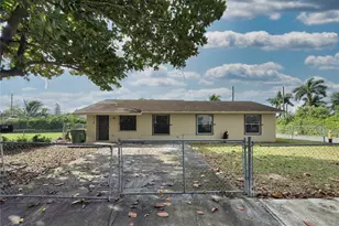 318 SW 5th St, Homestead, FL 33030 - Photo 1