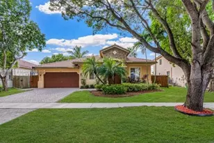 22032 SW 95th Pl, Cutler Bay, FL 33190 - Photo 1