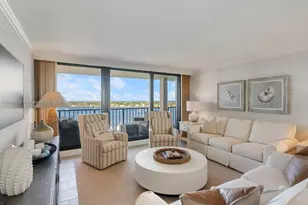 136 Lakeshore Dr, North Palm Beach, FL 33408 - Photo 1