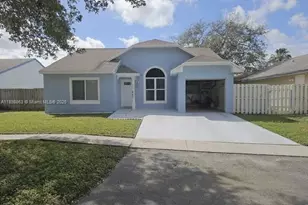 8660 SW 14th St, Pembroke Pines, FL 33025 - Photo 1