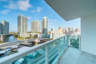 31 SE 5th St, Miami, FL 33131 - Photo 1