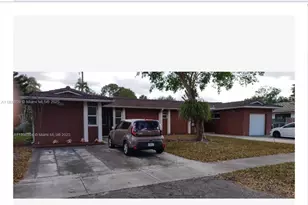 13941 Lake Placid Ct, Miami Lakes, FL 33014 - Photo 1
