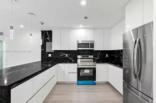9405 SW 76th St, Miami, FL 33173 - Photo 1