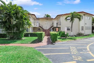 1635 NE Miami Gardens Dr #136, Miami, FL 33179 - Photo 1