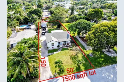 246 NE 13th St, Delray Beach, FL 33444 - Photo 1
