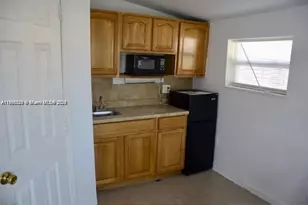 1610 SW 87th Ct, Miami, FL 33165 - Photo 1