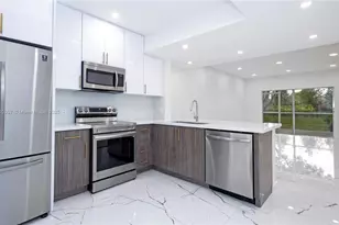 16697 Hemingway Dr, Weston, FL 33326 - Photo 1