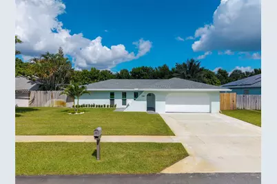 635 NE 15th Pl, Boynton Beach, FL 33435 - Photo 1